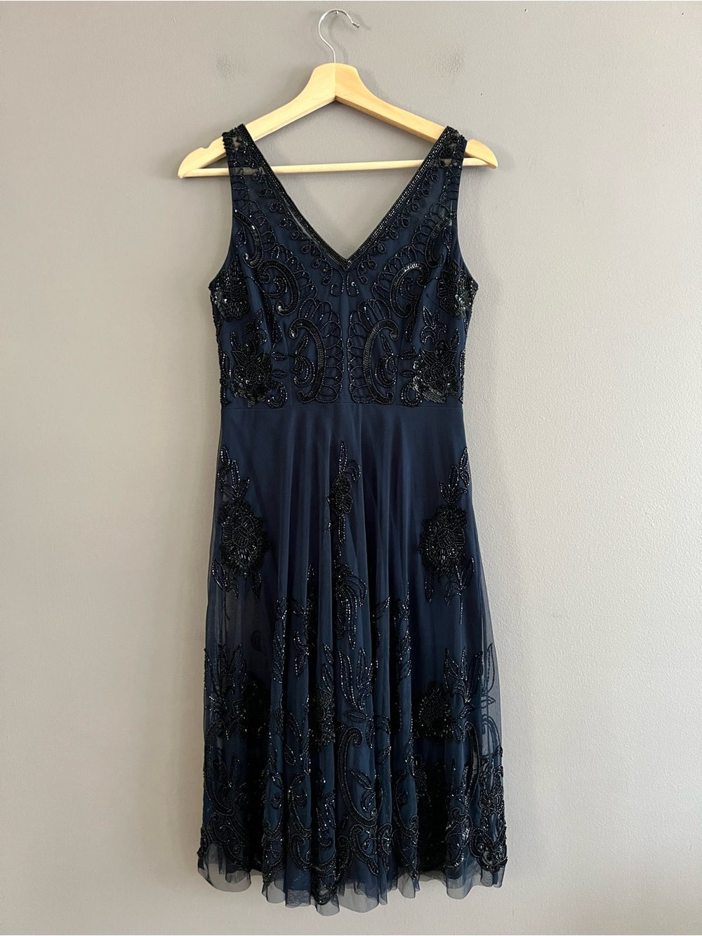 Adrianna Papell Navy Beaded Cocktail Dress Womens Sz 2 Sleeveless Mesh V Neck
